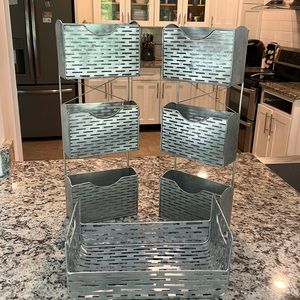 Metal mail organization